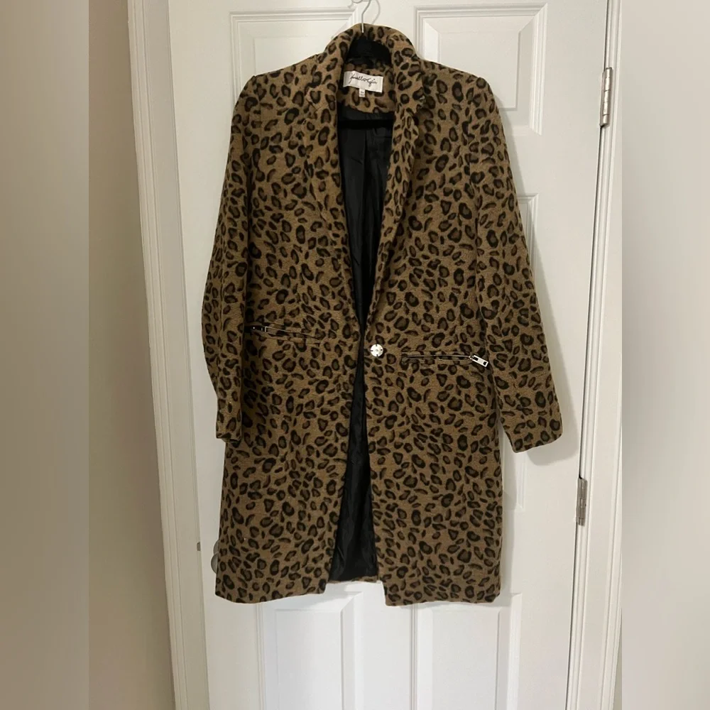 Kendall & Kylie Button Front Leopard Trench Coat - Picture 2 of 5